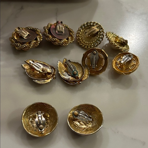 Vintage clip on earrings. Bundle of 5 pair. - Picture 2 of 7
